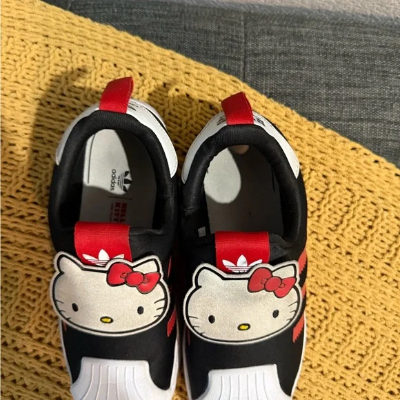 Adidas Kids Hello Kitty Black and White Shoes - Picture 2 of 4